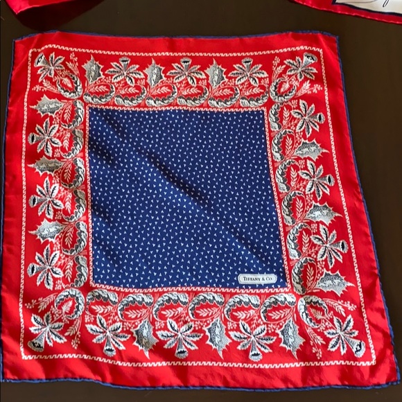 Vintage Tiffany&Co. silk wrap - Picture 2 of 3